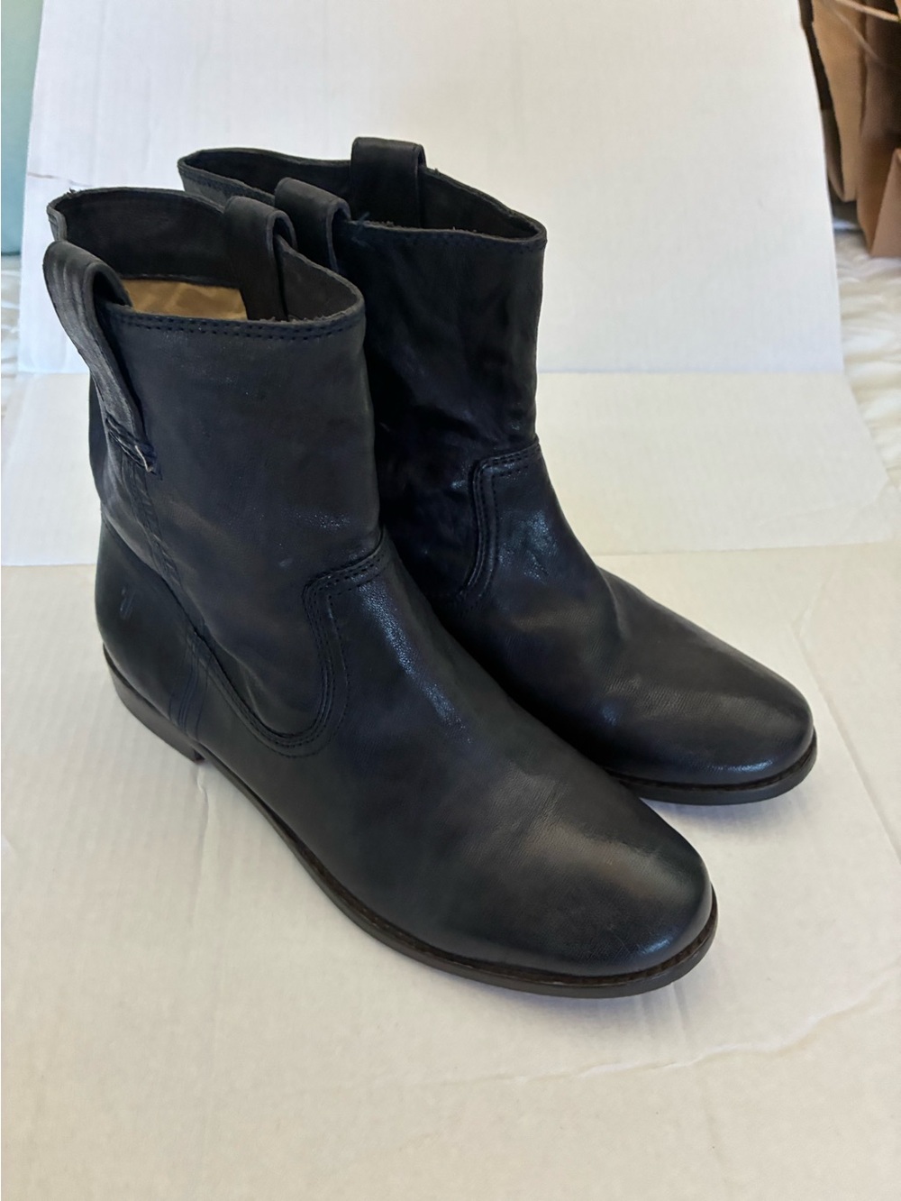 Frye Anna Shortie black leather pull on flat riding Boots 9
